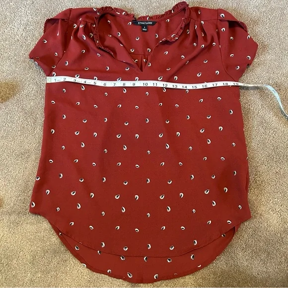 41 Hawthorn Red Blouse with Relaxed Fit and Buttoned Style - Picture 5 of 5